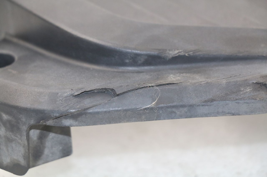 photo de GRILLE RADIATEUR HONDA PCX (JF47) 125 (2012 - 2013) - Points de fixation