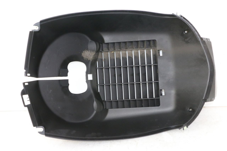 photo de GRILLE RADIATEUR PEUGEOT SATELIS COMPRESSOR K15 125 (2006 - 2009) - Vue principale