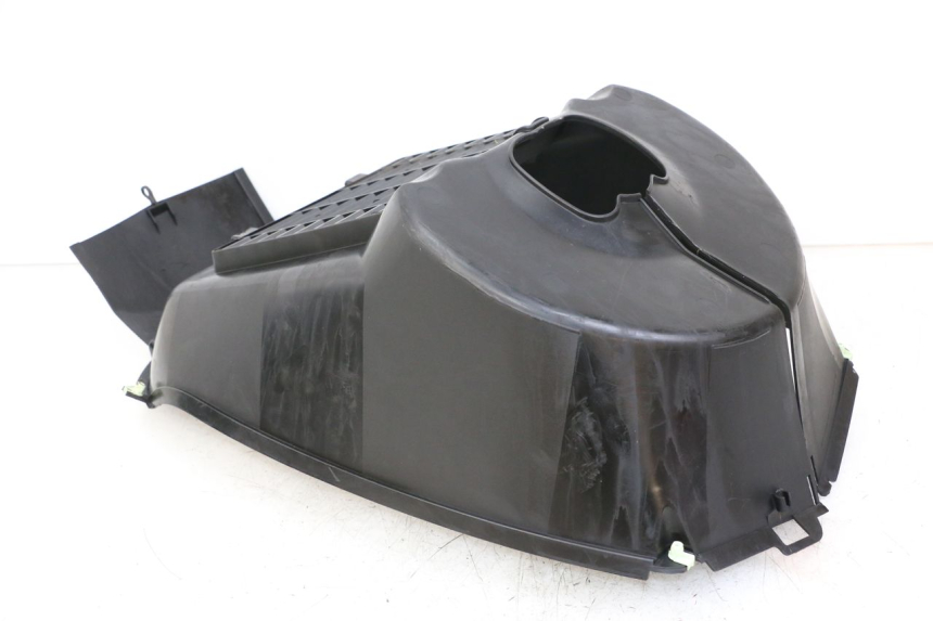 photo de GRILLE RADIATEUR PEUGEOT SATELIS COMPRESSOR K15 125 (2006 - 2009) - Détail de la pièce