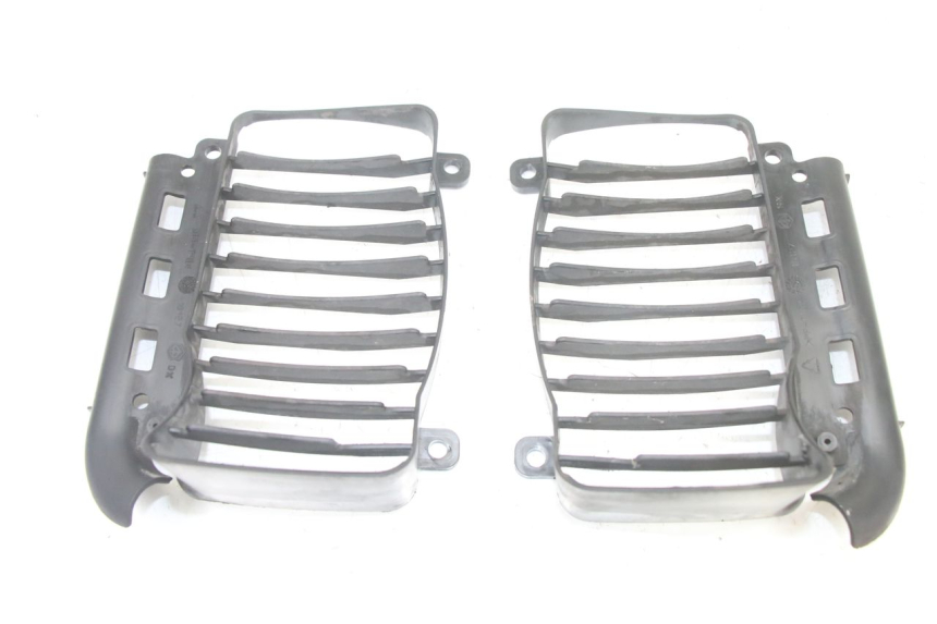 photo de GRILLE RADIATEUR PIAGGIO VESPA GRANTURISMO 125 (2003 - 2007) - Détail de la pièce