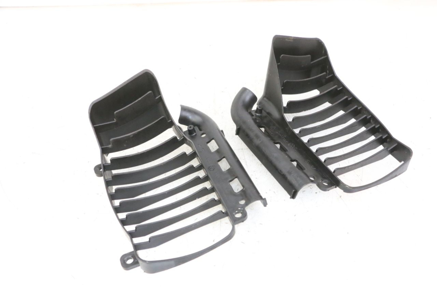 photo de GRILLE RADIATEUR PIAGGIO VESPA GRANTURISMO 200 (2004 - 2005) - Vue principale