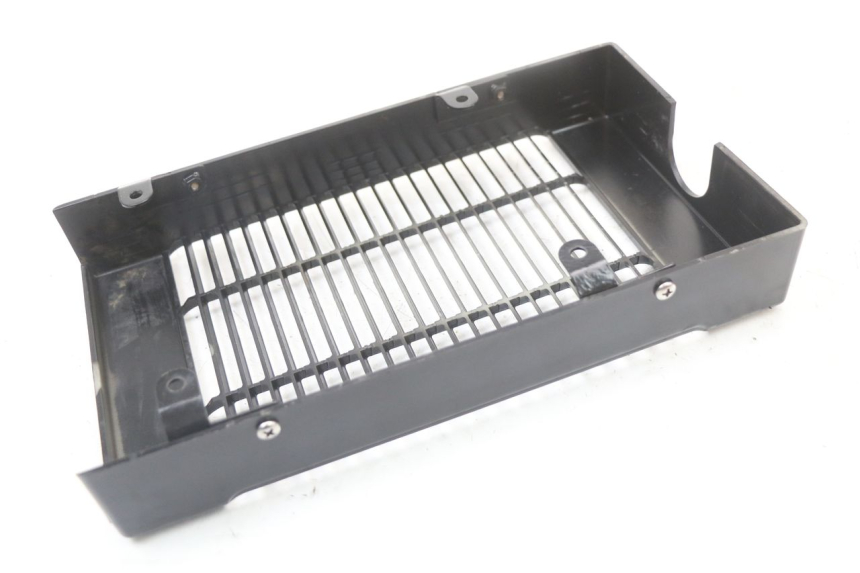 photo de GRILLE RADIATEUR REGAL RAPTOR SPYDER 125 (2010 - 2018) - Autre angle de vue