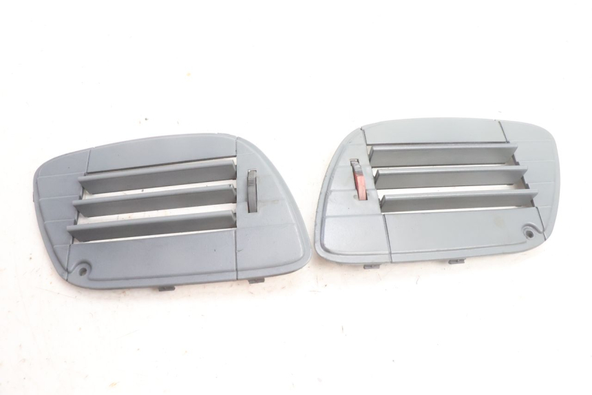 photo de GRILLE RADIATEUR GILERA RUNNER SP 50 (2002 - 2004) - Détail de la pièce