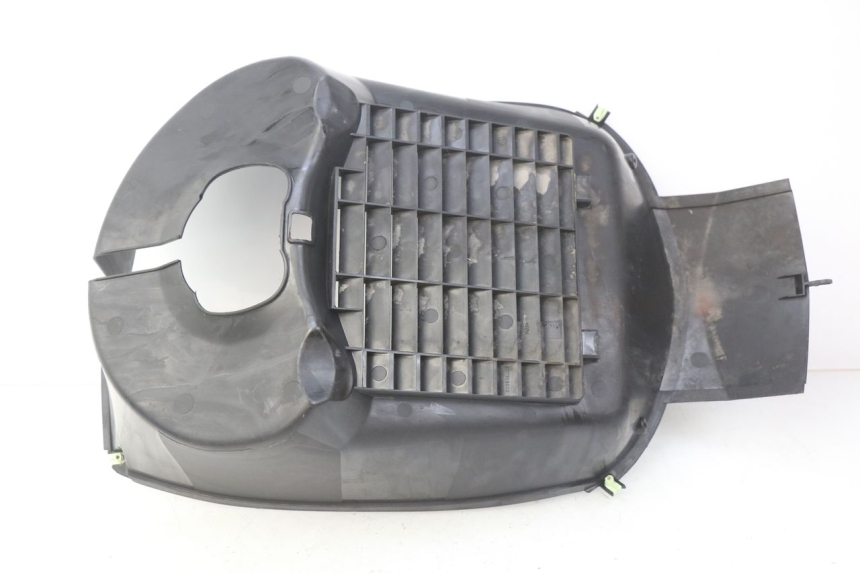 photo de GRILLE RADIATEUR PEUGEOT SATELIS COMPRESSOR K15 125 (2006 - 2009) - Autre angle de vue