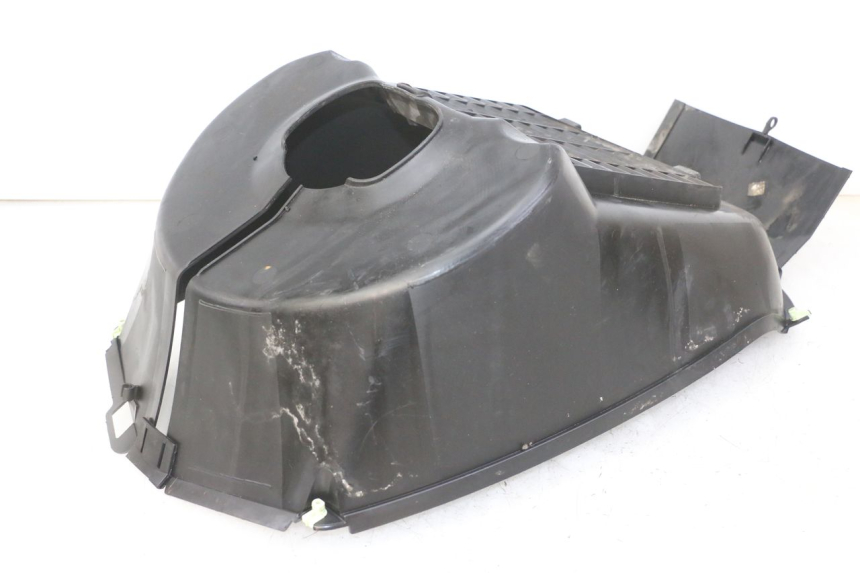 photo de GRILLE RADIATEUR PEUGEOT SATELIS COMPRESSOR K15 125 (2006 - 2009) - Autre angle de vue