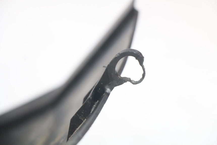 photo de GRILLE RADIATEUR PEUGEOT SATELIS 125 (2010 - 2012) - Gros plan technique