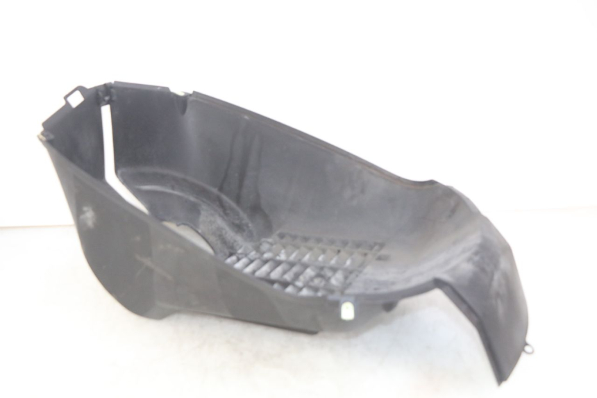 photo de GRILLE RADIATEUR PEUGEOT SATELIS 125 (2006 - 2009) - Autre angle de vue