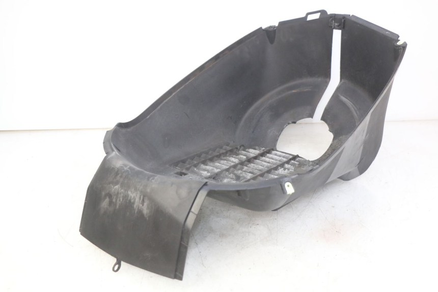 photo de GRILLE RADIATEUR PEUGEOT SATELIS 125 (2006 - 2009) - Gros plan technique