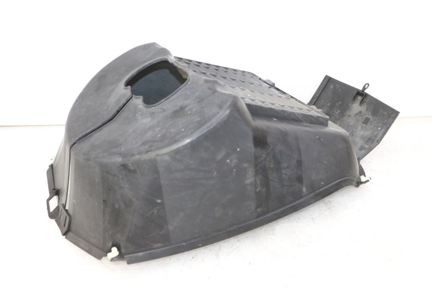 photo de GRILLE RADIATEUR PEUGEOT SATELIS 250 (2006 - 2012) - Autre angle de vue