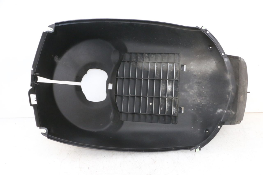 photo de GRILLE RADIATEUR PEUGEOT SATELIS 125 (2013 - 2018) - Vue principale