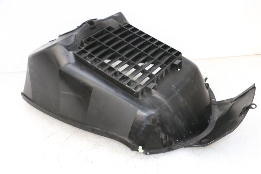 photo de GRILLE RADIATEUR PEUGEOT SATELIS 125 (2013 - 2018) - Zoom état d’usage