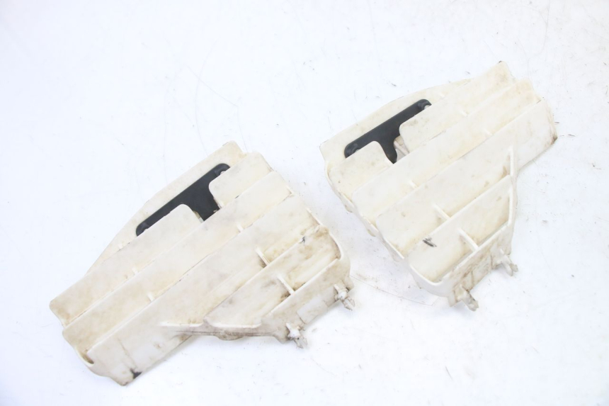 photo de GRILLE RADIATEUR SMALL MX THUNDER 250 - Gros plan technique