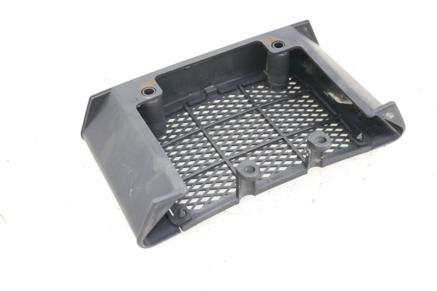 photo de GRILLE RADIATEUR DAELIM VL DAYSTAR 125 (2000 - 2011) - Détail de la pièce