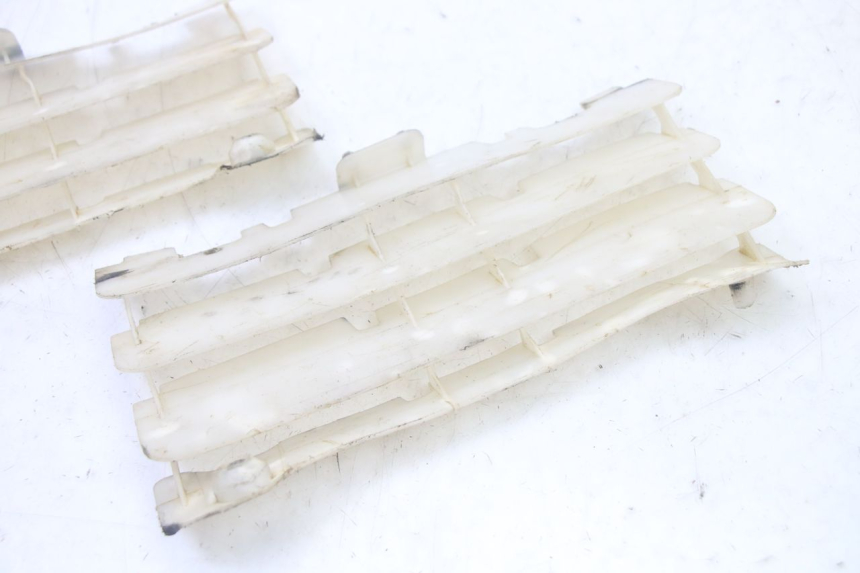 photo de GRILLE RADIATEUR YAMAHA YZ-F YZF 250 (2007 - 2013) - Zoom état d’usage