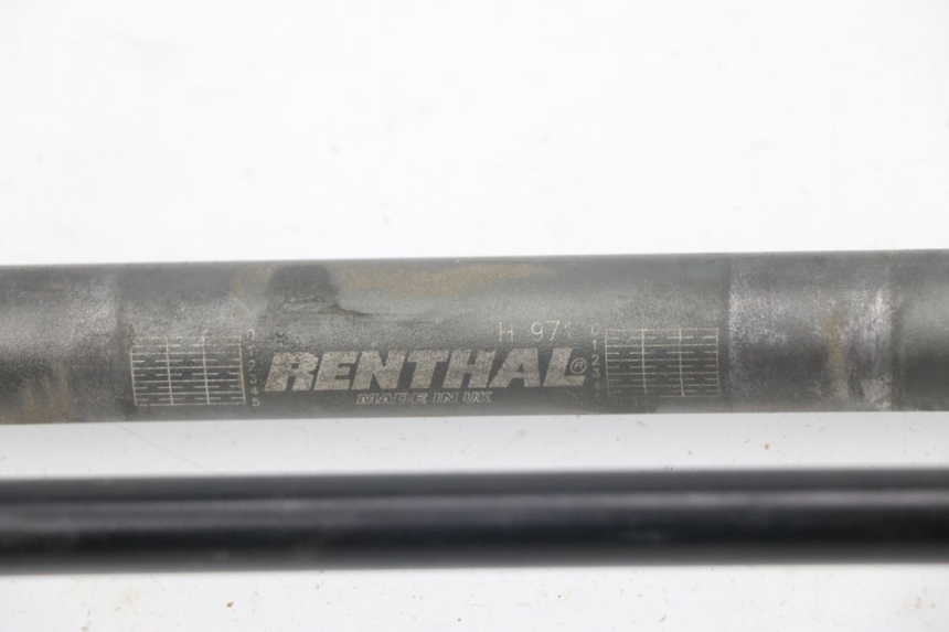 photo de GUIDON HONDA CRF CR-F 450 (2009 - 2012) - Gros plan technique