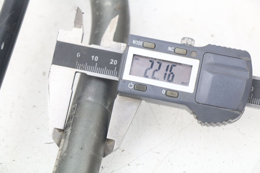 photo de GUIDON HONDA CRF 250 (2013 - 2016) - Détail de la pièce