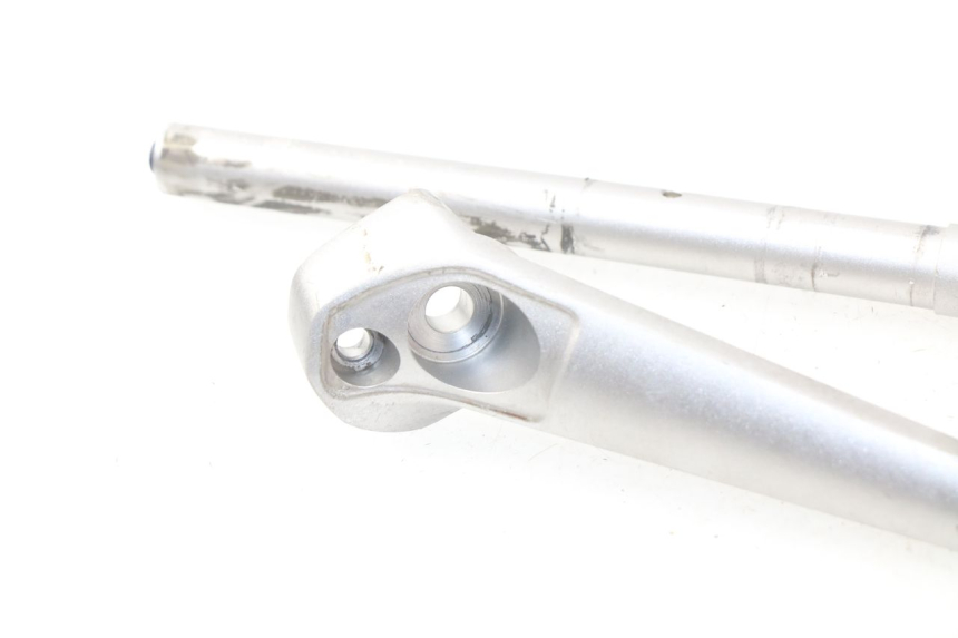 photo de GUIDON YAMAHA FJR ABS 1300 (2006 - 2012) - Points de fixation