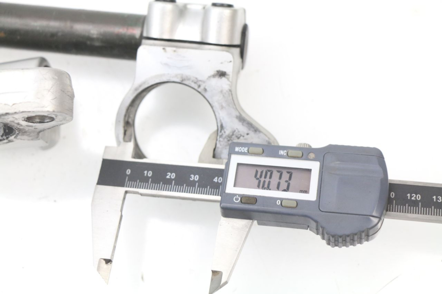 photo de GUIDON SUZUKI GSXF GSX F 600 (1988 - 1997) - Zoom état d’usage