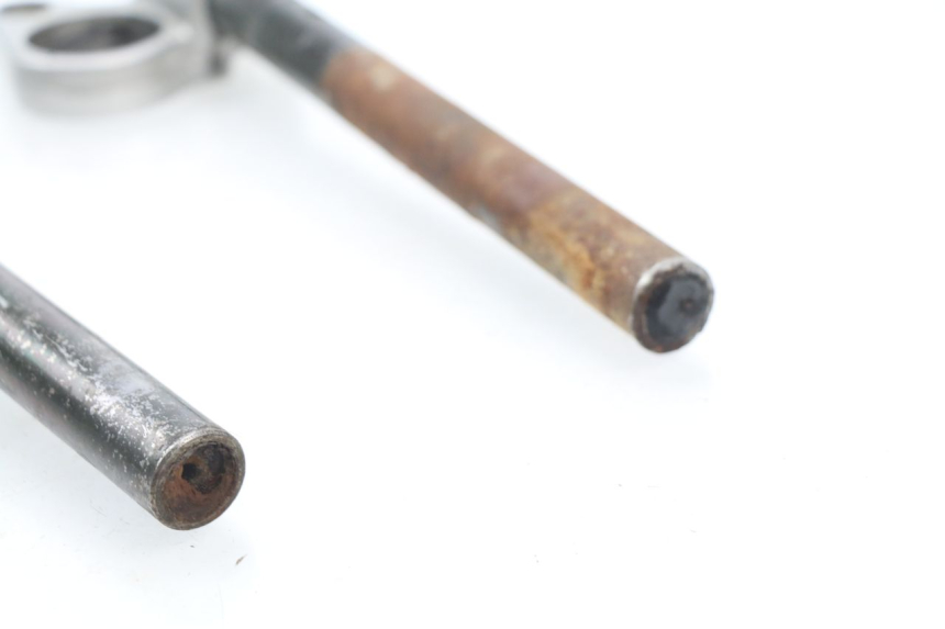 photo de GUIDON SUZUKI GSXF GSX F 600 (1988 - 1997) - Points de fixation