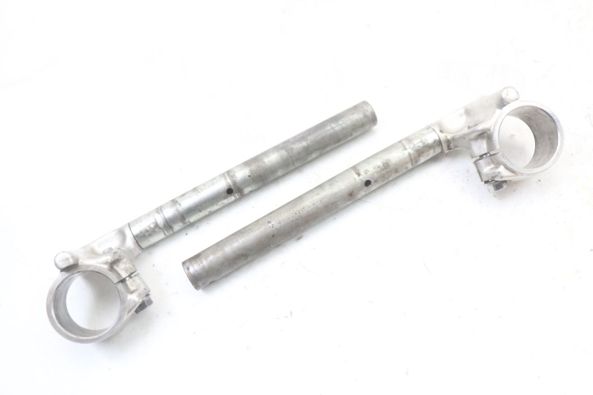 photo de GUIDON HONDA CBR F 1000 (1993 - 1996) - Gros plan technique