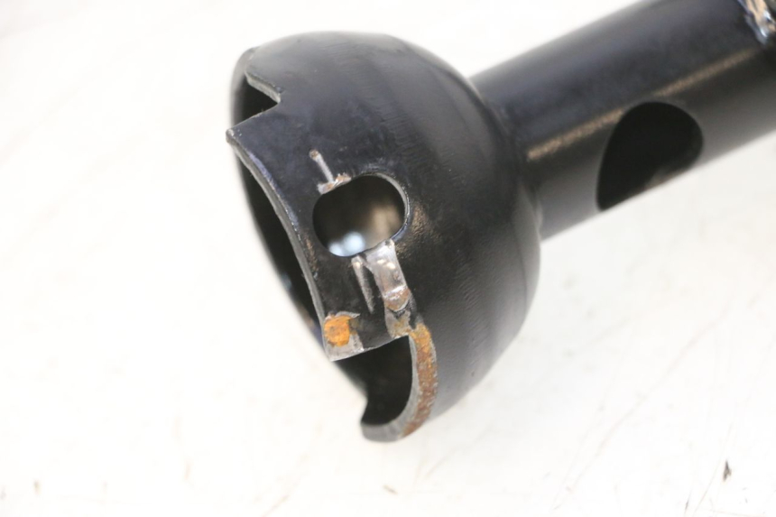 photo de GUIDON PEUGEOT KISBEE 4T 50 (2023 - 2026) - Gros plan technique