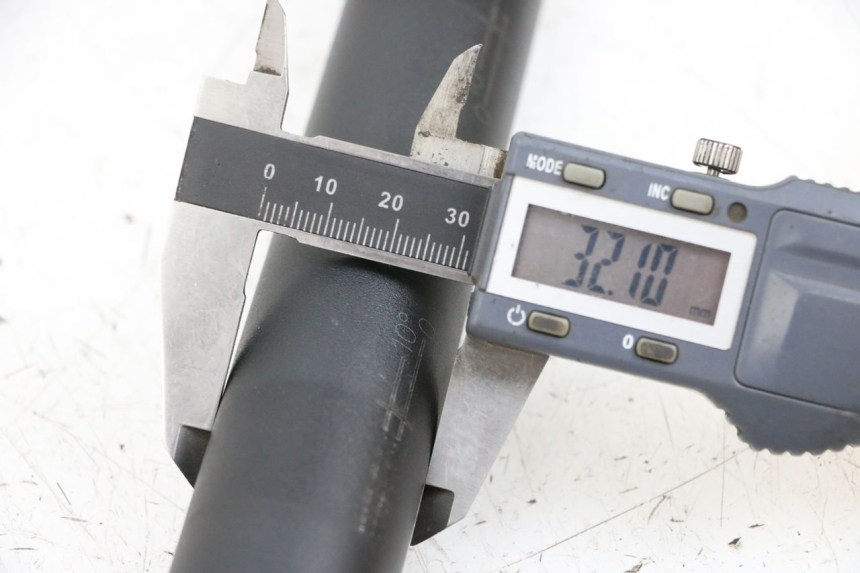 photo de GUIDON BMW R GS 1250 (2021 - 2024) - Détail de la pièce