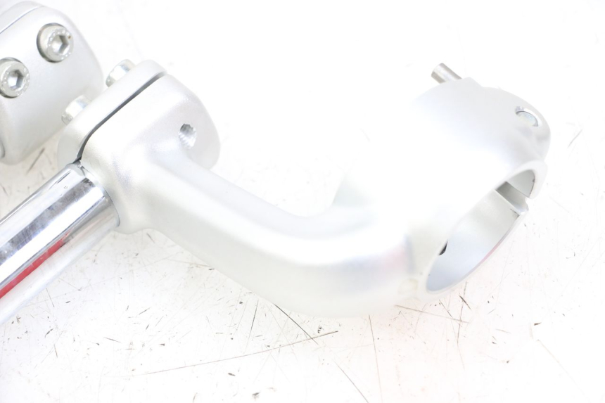 photo de GUIDON ROYAL ENFIELD CONTINENTAL GT 650 (2019 - 2024) - Vue d’ensemble