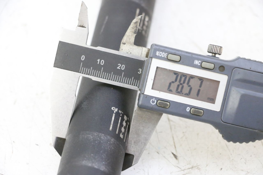 photo de GUIDON YAMAHA YZF YZ-F 450 (2014 - 2016) - Détail de la pièce