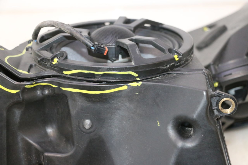 photo de HAUT PARLEUR HARLEY DAVIDSON ROAD GLIDE FLTRXSE 1920 (2018 - 2022) - Gros plan technique