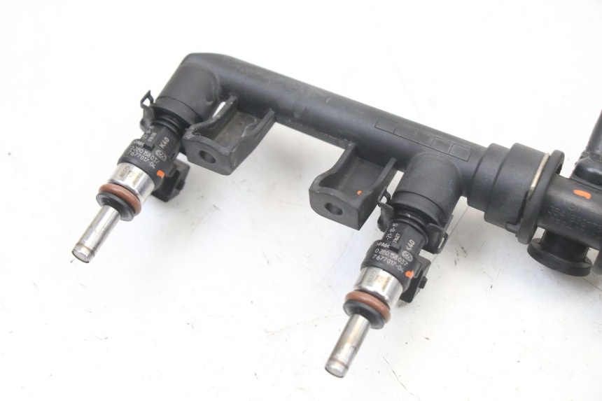 photo de INJECTEUR BMW S RR ABS S1000RR 1000 (2015 - 2018) - Points de fixation