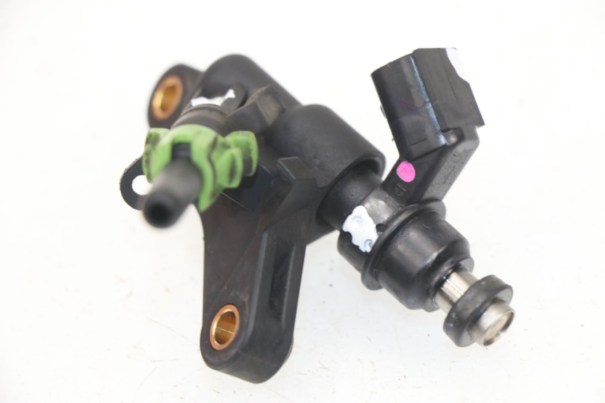 photo de INJECTEUR HONDA CBF 125 (2009 - 2015) - Vue d’ensemble