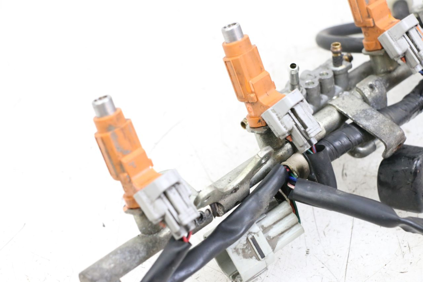 photo de INJECTEUR YAMAHA FJR ABS 1300 (2006 - 2012) - Zoom état d’usage