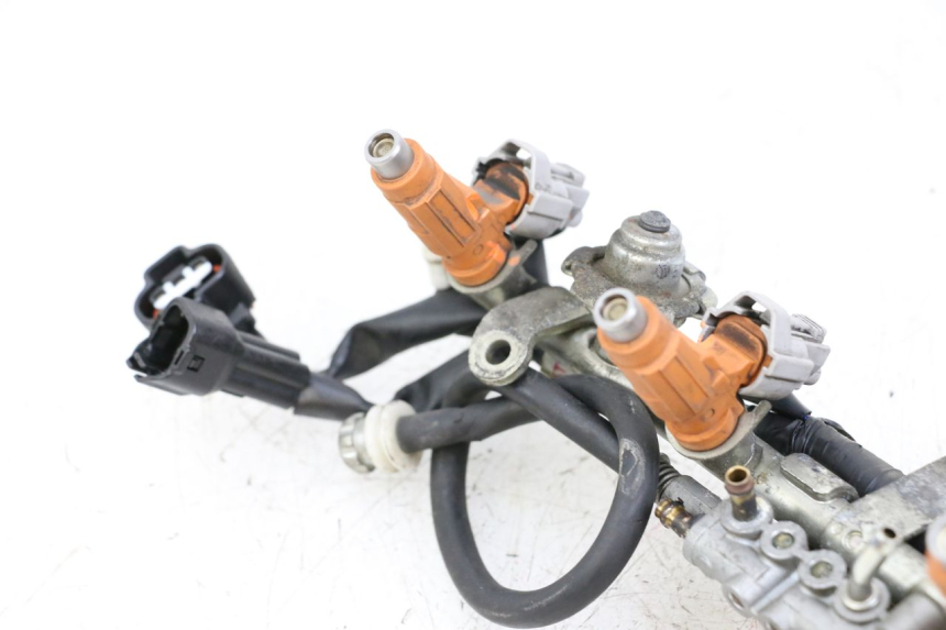 photo de INJECTEUR YAMAHA FJR ABS 1300 (2006 - 2012) - Gros plan technique