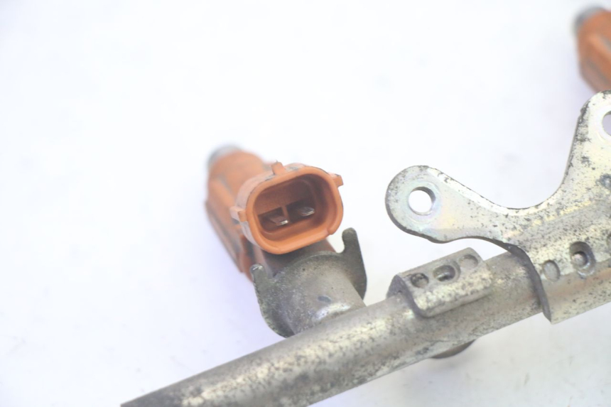 photo de INJECTEUR YAMAHA FJR ABS 1300 (2006 - 2012) - Autre angle de vue