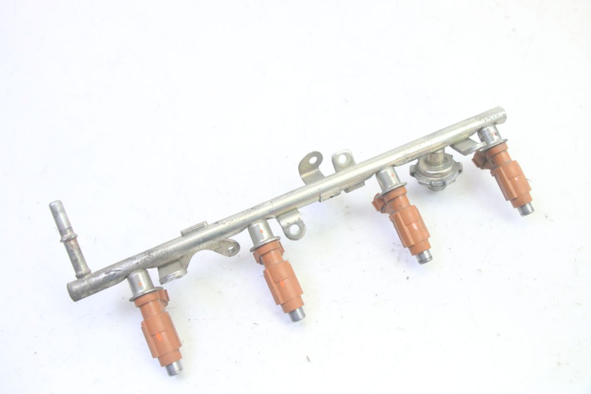 photo de INJECTEUR YAMAHA FJR ABS 1300 (2006 - 2012) - Gros plan technique