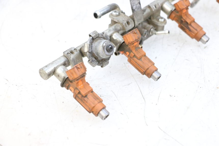 photo de INJECTEUR YAMAHA FJR ABS 1300 (2006 - 2012) - Autre angle de vue