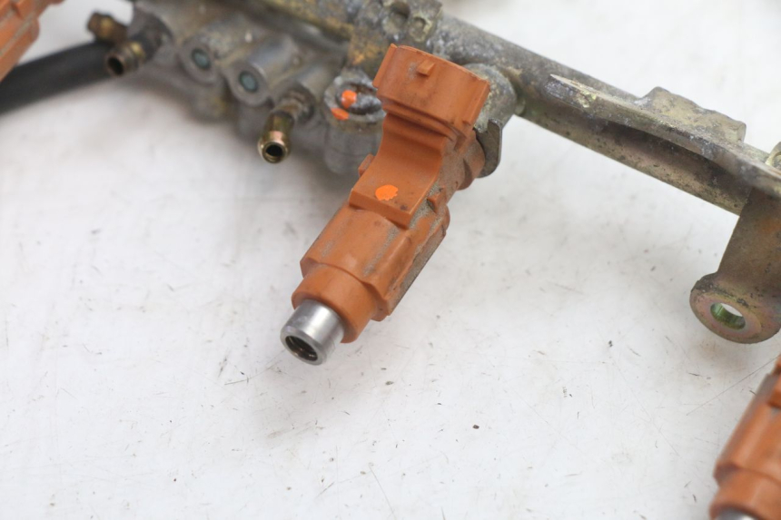 photo de INJECTEUR YAMAHA FJR 1300 (2001 - 2005) - Autre angle de vue