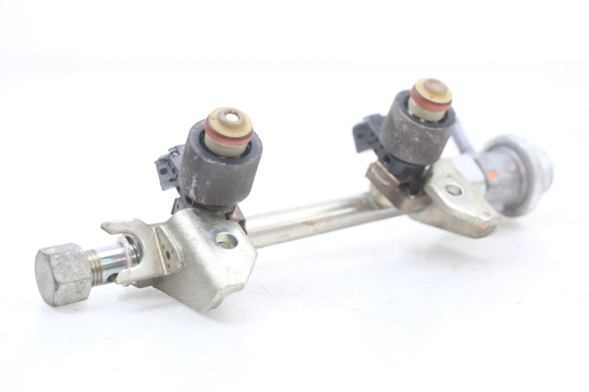 photo de INJECTEUR HONDA FJS SILVER WING SILVERWING 400 (2005 - 2008) - Points de fixation