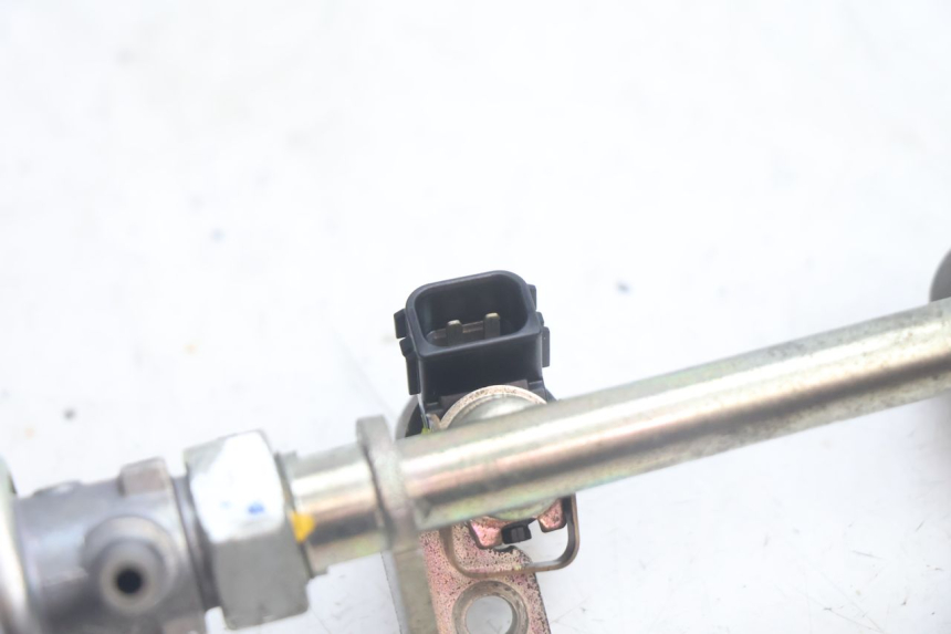 photo de INJECTEUR HONDA FJS SILVER WING SILVERWING 400 (2005 - 2008) - État de surface