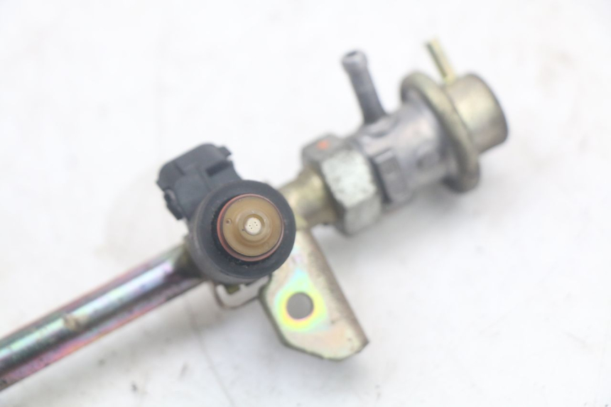 photo de INJECTEUR HONDA FJS SILVERWING SILVER WING 600 (2001 - 2010) - Vue d’ensemble