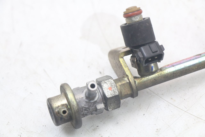 photo de INJECTEUR HONDA FJS SILVERWING SILVER WING 600 (2001 - 2010) - État de surface