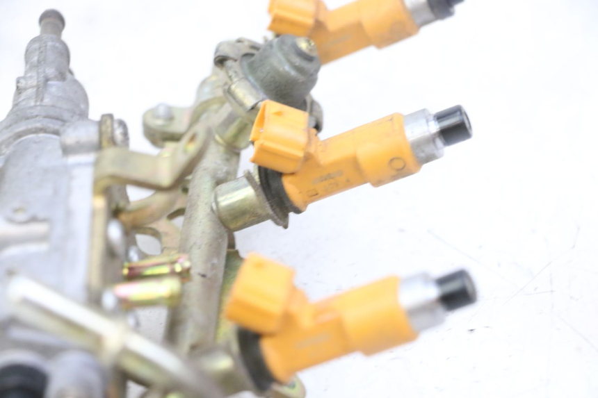 photo de INJECTEUR YAMAHA FZ6 N FAZER 600 (2004 - 2006) - Autre angle de vue