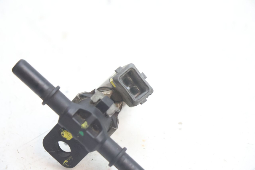 photo de INJECTEUR GILERA GP 800 (2007 - 2013) - Autre angle de vue