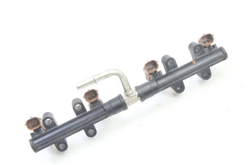 photo de INJECTEUR SUZUKI GSR 750 (2011 - 2017) - Autre angle de vue