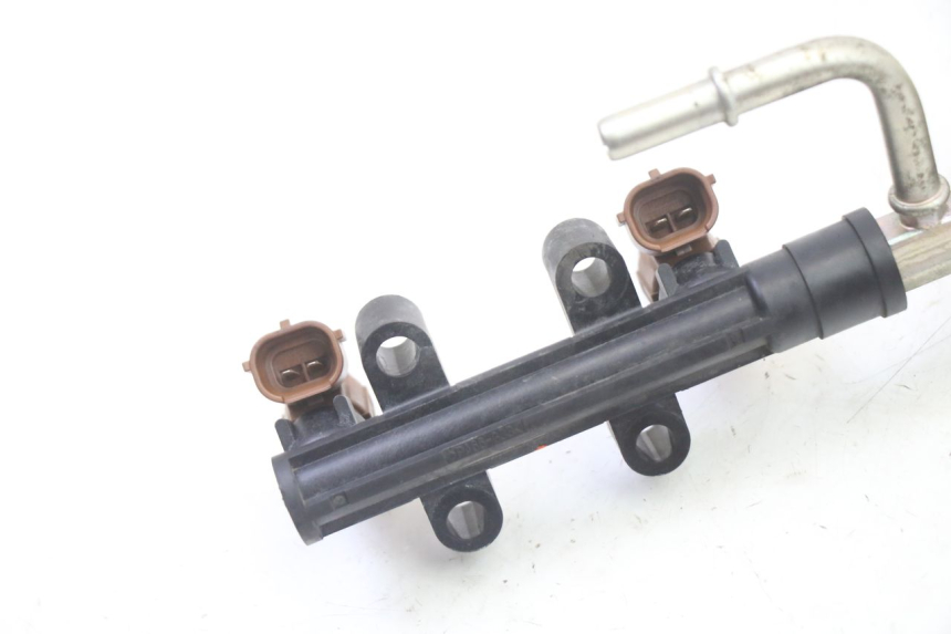 photo de INJECTEUR SUZUKI GSR 750 (2011 - 2017) - Gros plan technique