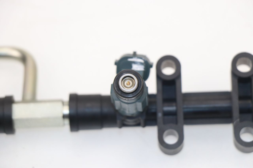 photo de INJECTEUR KAWASAKI Z800 Z ABS 800 (2013 - 2017) - Gros plan technique