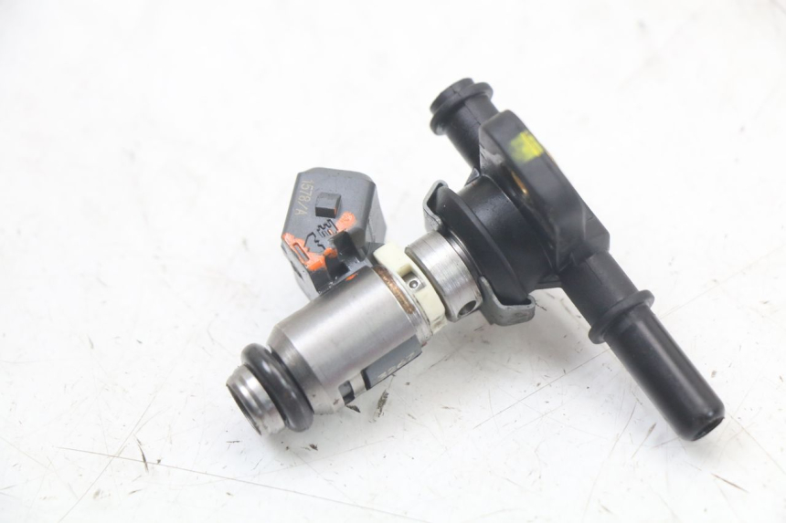 photo de INJECTEUR PIAGGIO MP3 HPE 350 (2018 - 2020) - Autre angle de vue