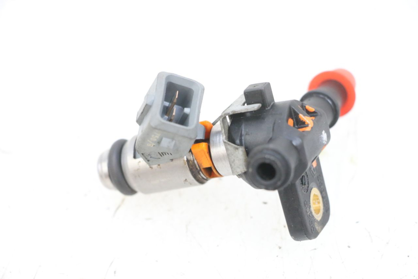 photo de INJECTEUR PIAGGIO MP3 RL 250 (2006 - 2010) - Zoom état d’usage