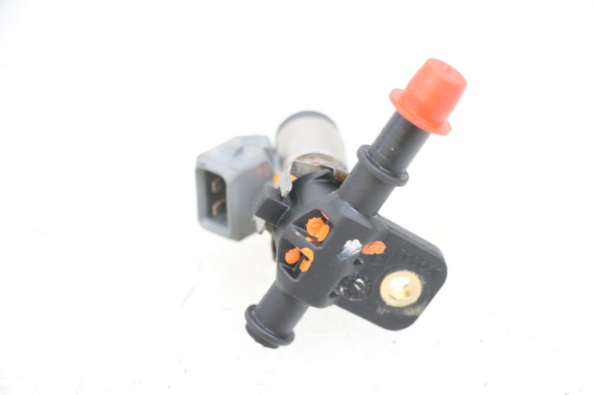 photo de INJECTEUR PIAGGIO MP3 RL 250 (2006 - 2010) - État de surface