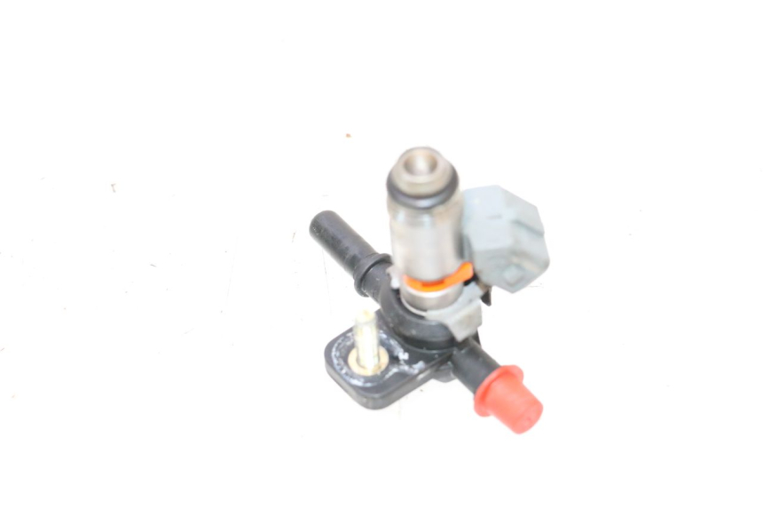 photo de INJECTEUR PIAGGIO MP3 RL 250 (2006 - 2010) - Gros plan technique